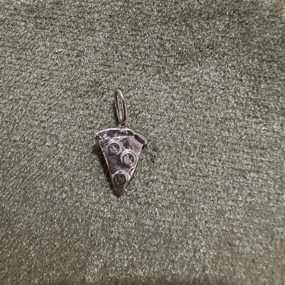 Catbird pizza charm
